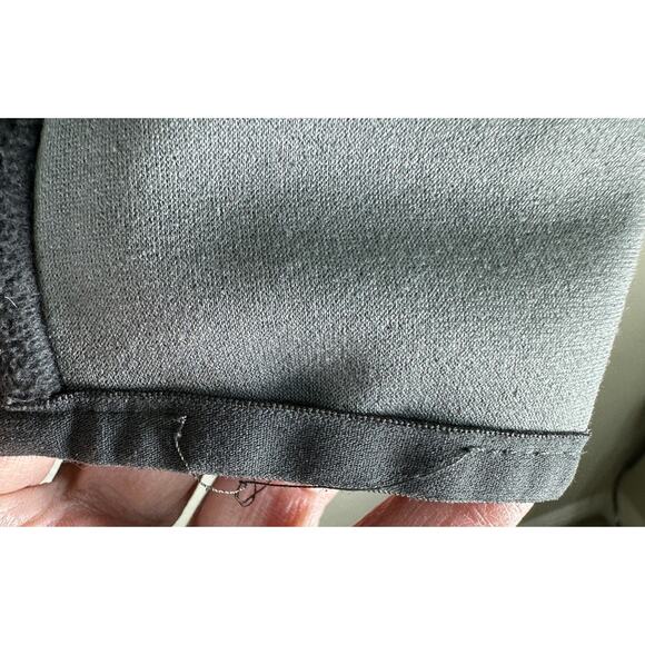 The North Face Men’s Gray Fleece Zip Jacket Medium Outdoor Hiking Warm Layer - Picture 6 of 7